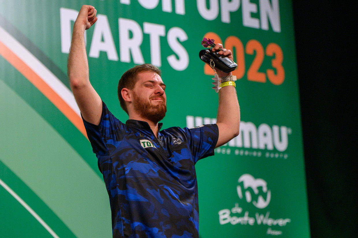 Berry van Peer in januari na zijn overwinning in de Dutch Open. Beeld Nederlandse Darts Bond/Stefan Roelfsema