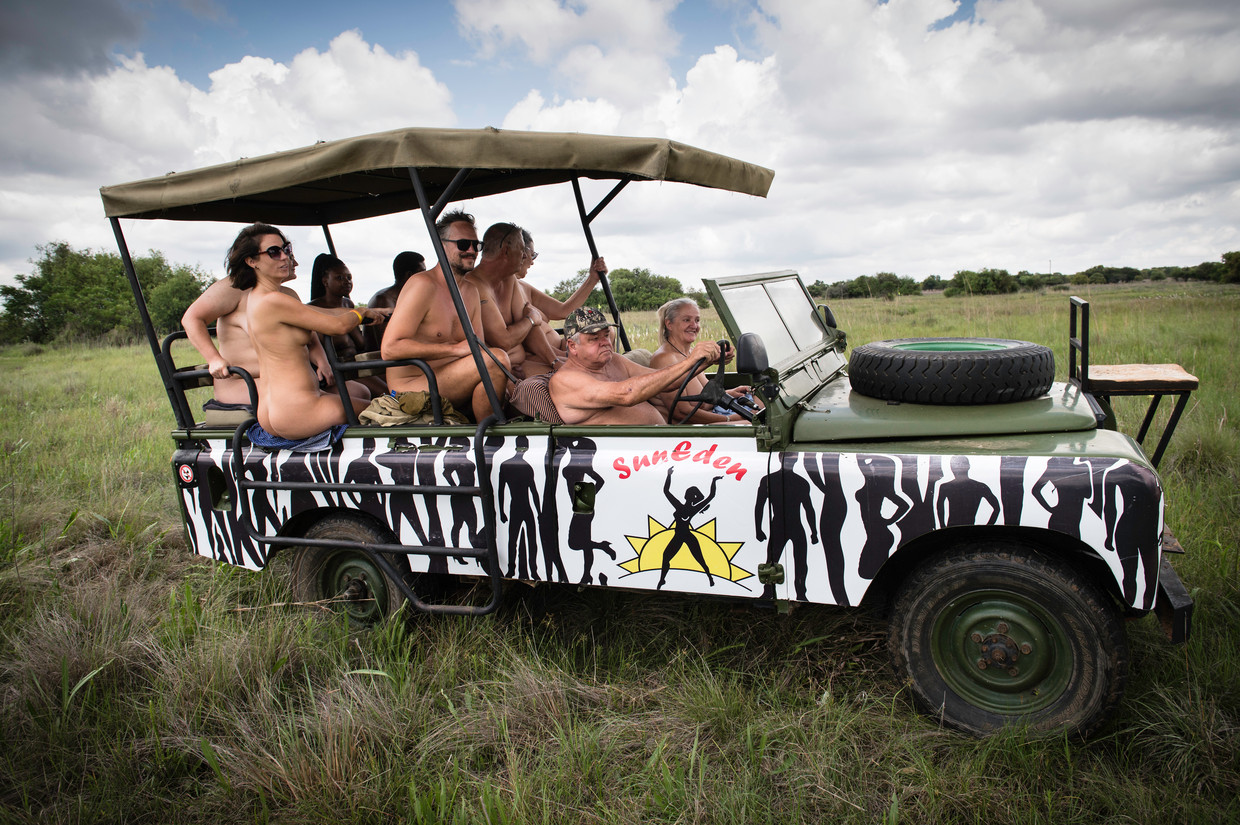 Adam en Eva in Afrika alleen in dit resort kun je naakt op safari foto