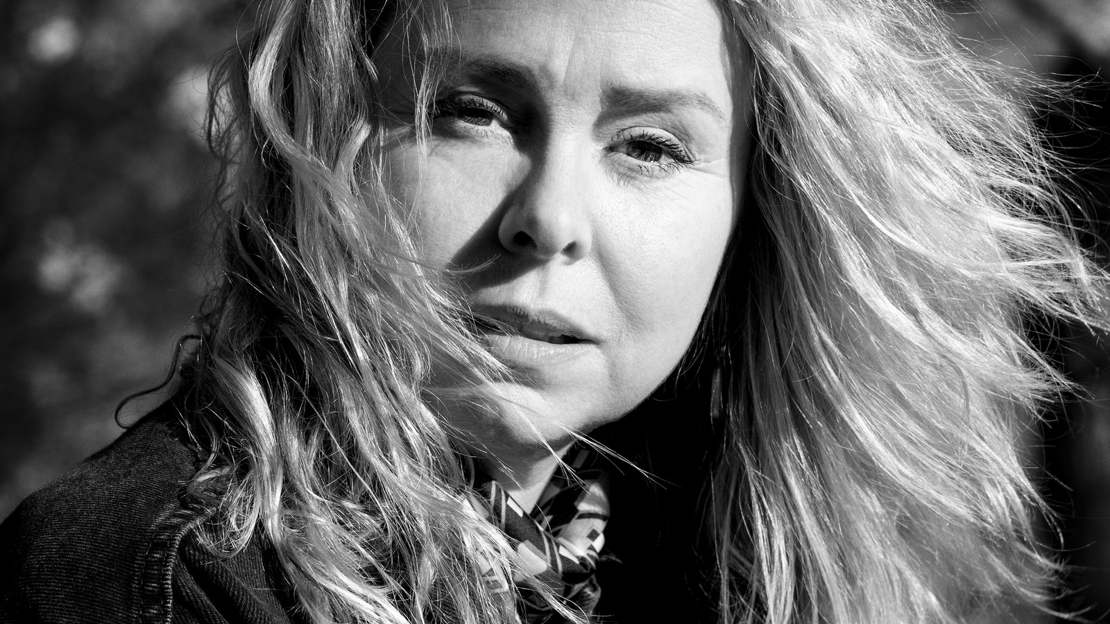 Sunny Bergman schreef een boek over haar nazi-opa zwart 1600x900 Naakt Foto Hq Sunny Bergman schreef een boek over haar nazi-opa